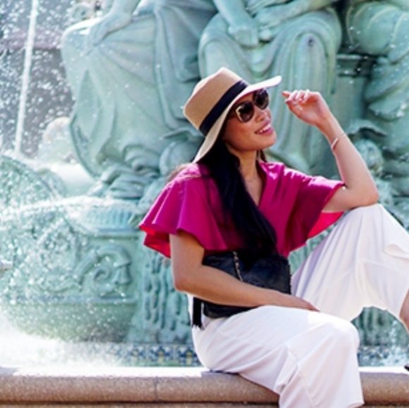 Pink crop top with flutter sleeve - Picture 6 of 6